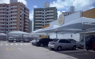 coberturas de sombrite instaladas hiper mercado Presunic Rio de Janeiro - RJ